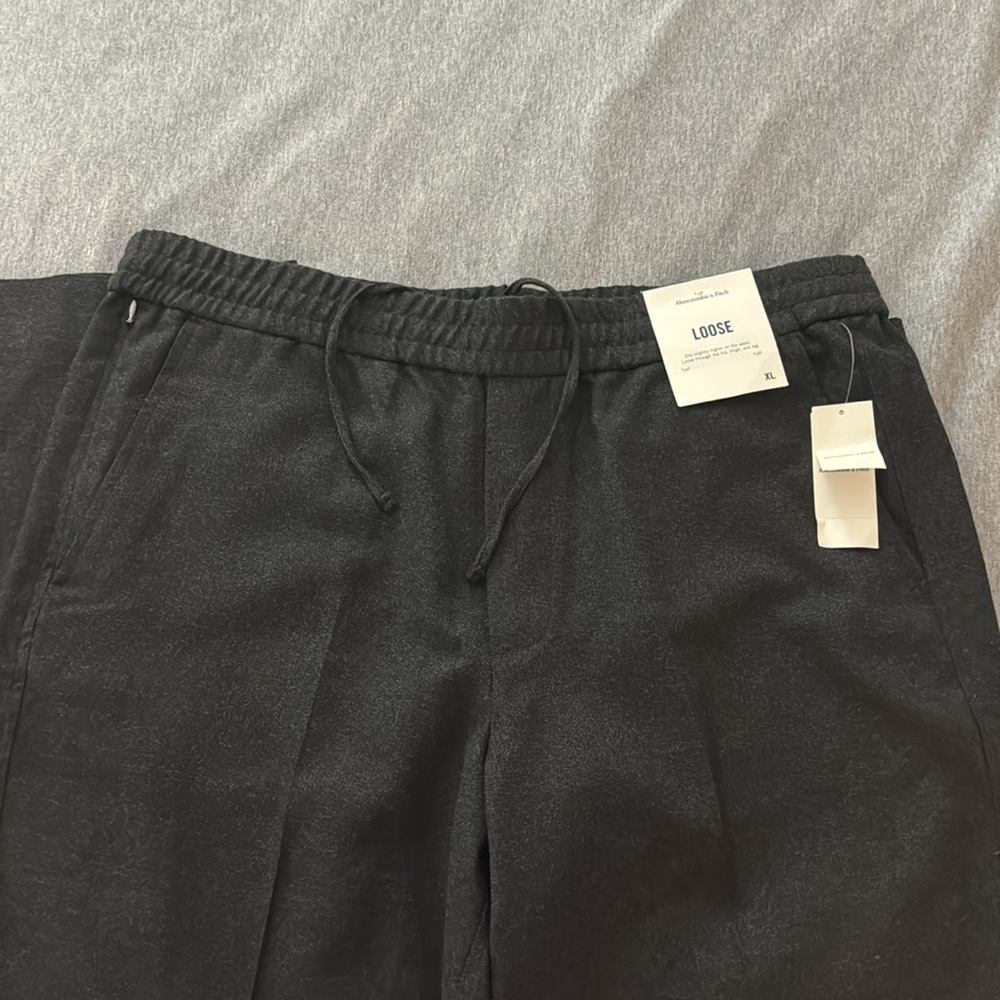 XL Abercrombie Straight leg pants - Picture 3 of 6